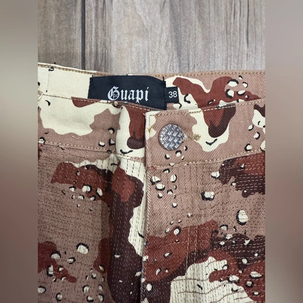 NWT GUAPI Blood Diamond Distressed Stacked Tan Camouflage Shorts‎ Sz 38